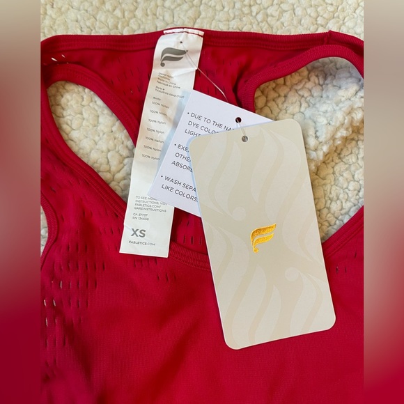 Fabletics Exercise Top - Picture 2 of 3
